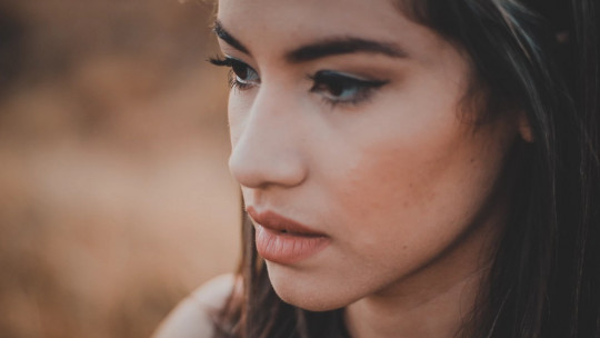 Cara de una mujer joven.