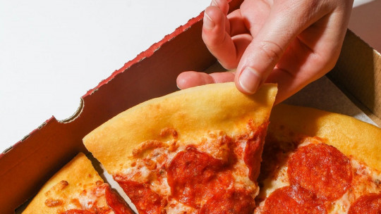 Cómo evitar los atracones de comida