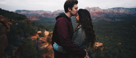 Pareja beso