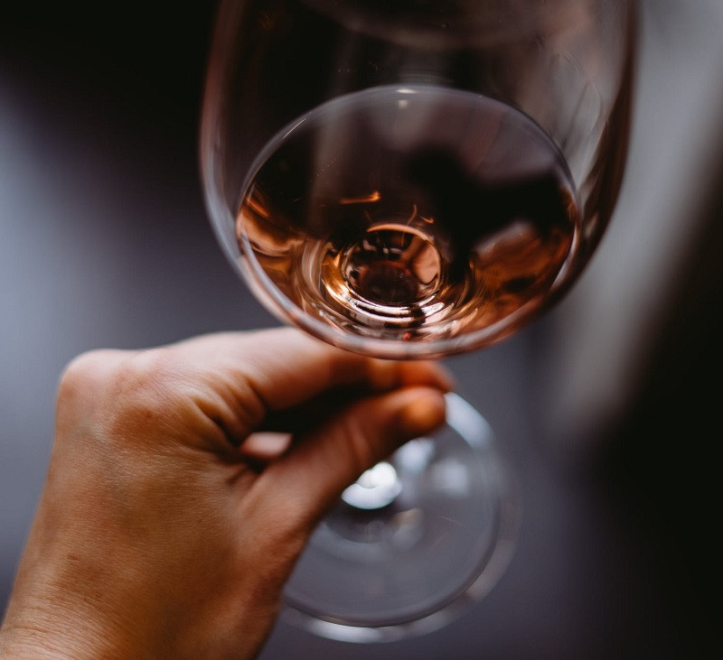 Indicios de que una persona sufre alcoholismo