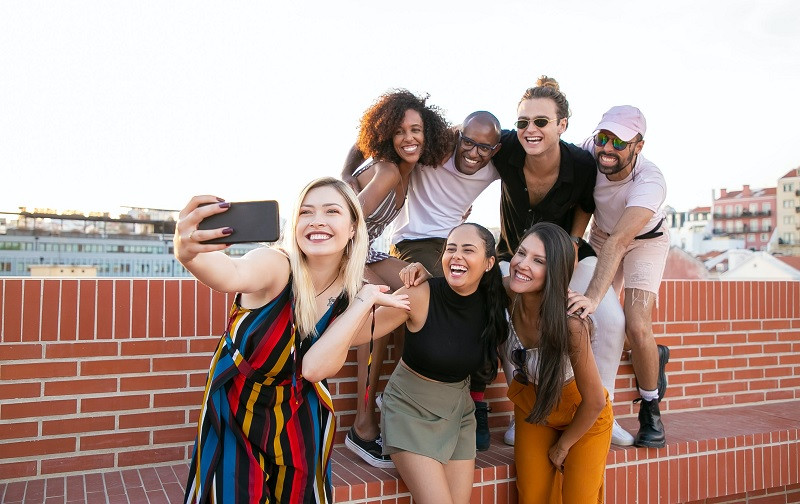 Desconexión emocional en las relaciones sociales