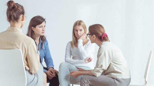 Reunión de mujeres en grupo.