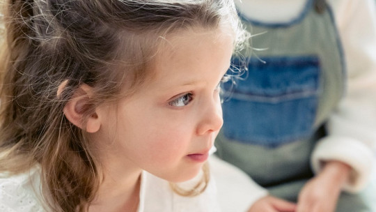Lo que necesitas saber sobre la ansiedad social en niños