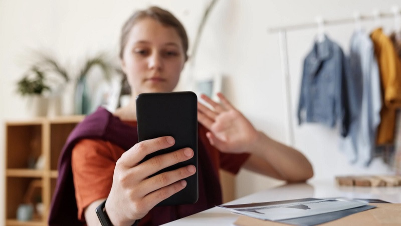 Ventajas y desventajas del uso de rees sociales en la adolescencia