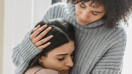 Así es la codependencia familiar hacia las personas con adicción