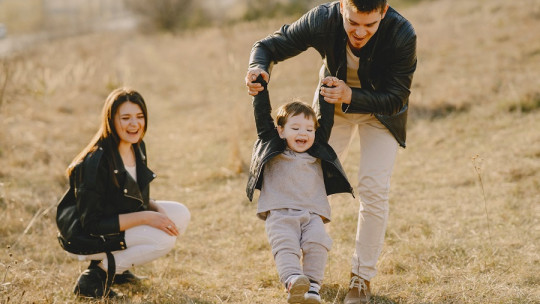 Cómo se supone que debo criar a mis hijos e hijas