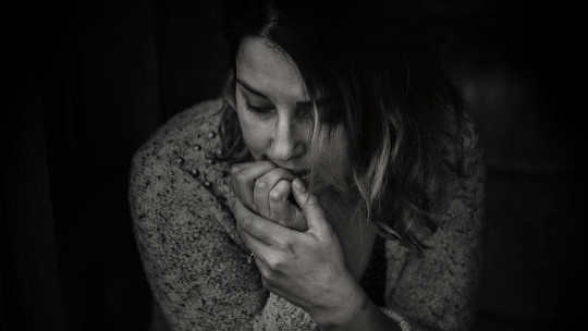 Así es como la ansiedad generalizada te lleva a los pensamientos obsesivos