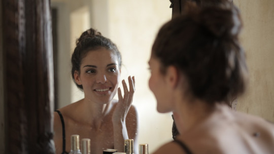 Los beneficios de tratarse a uno mismo como a nuestros mejores amigos