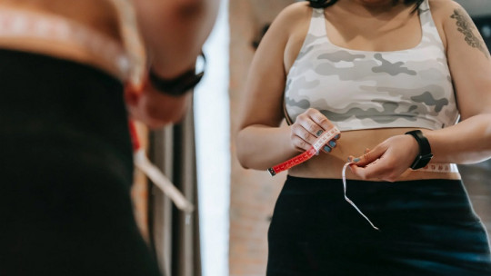 Por qué cuesta tanto perder la grasa abdominal