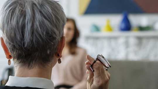 Qué terapia debe emplear un psicólogo para tratar la depresión