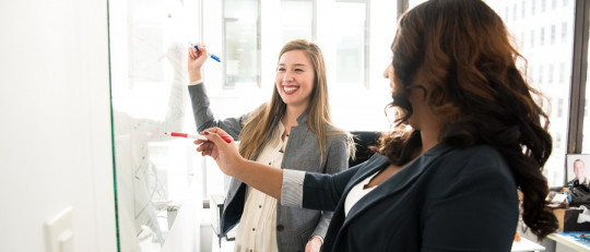Las actitudes para mantener un entorno laboral satisfactorio