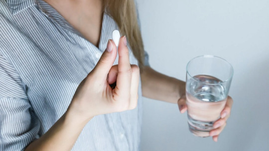 Estos son los peligros de automedicarse