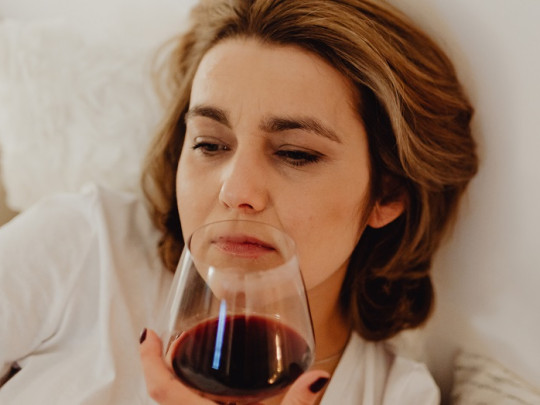 Cuál es la relación entre las adicciones y la ansiedad o la depresión