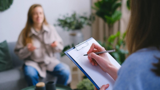 Dominios que un terapeuta especializado en adicciones debe tener