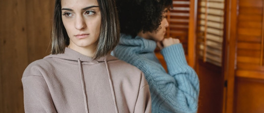 Las 5 Estrategias Protectoras típicas de personas con un Apego Evitativo