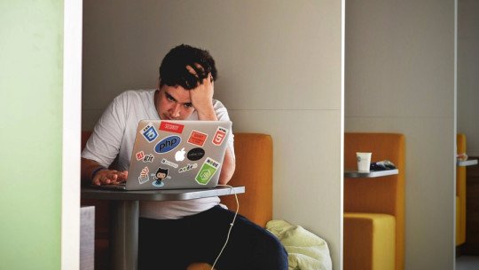La relación entre el Síndrome del Impostor y el Perfeccionismo
