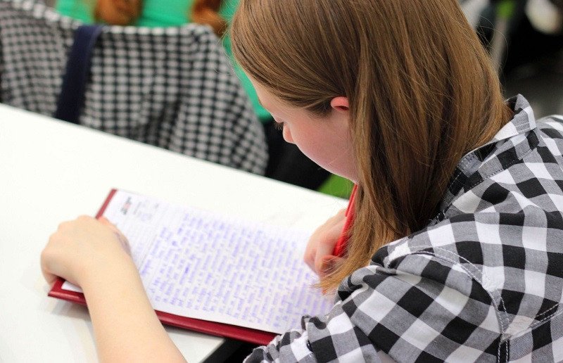 Factores psicológicos que impulsan el éxito académico