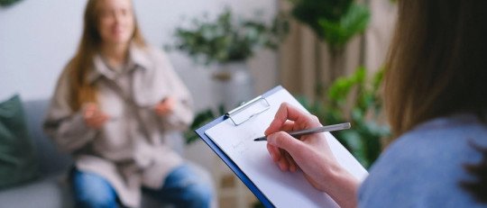 ¿Dónde derivar pacientes en el ámbito de la psicoterapia?