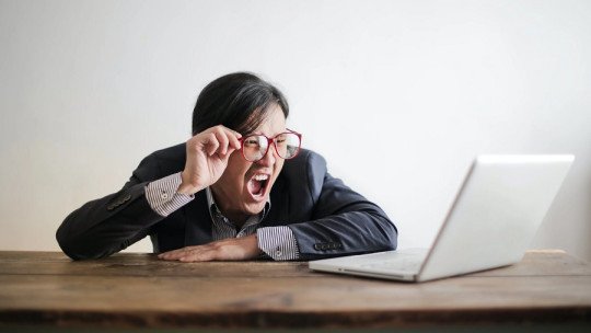 La psicología del odio en línea: ¿Internet nos vuelve hostiles?