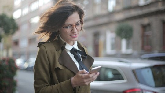 ¿Las Apps para encontrar Pareja online nos han vuelto más distantes?