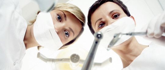 Dentistas.