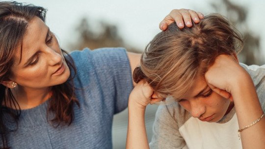 Cómo afrontar la timidez excesiva en los jóvenes: estrategias de crianza