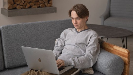Trucos que usan los Casinos Online para atraer a la gente joven