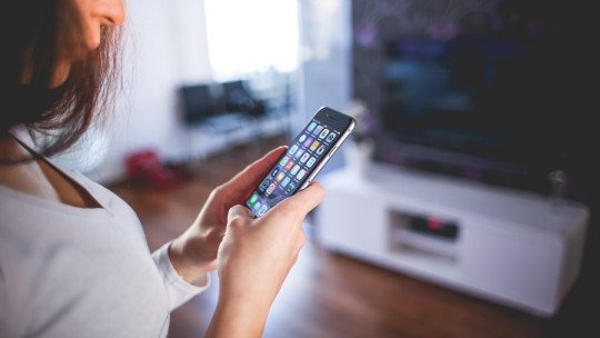 ¿Por qué hay gente que espía el smartphone de sus parejas?