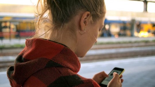 Cómo ayudar a los Jóvenes a detectar Fake News