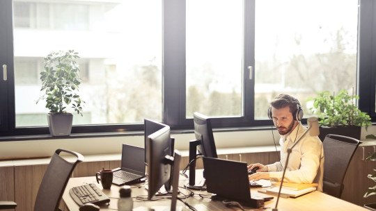 Inseguridad en el trabajo: cómo superarla con gestión emocional