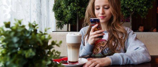 Trucos que las Redes Sociales usan para secuestrar tu atención durante horas