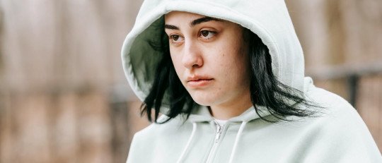 Consejos para afrontar la soledad durante la juventud
