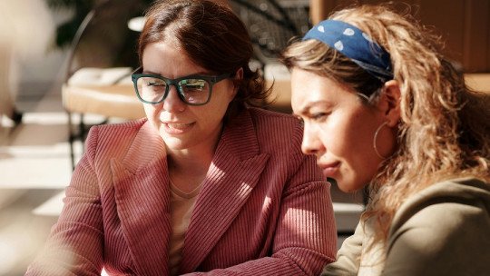 ¿Por qué unas personas son extrovertidas y otras introvertidas?