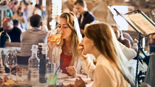 ¿Por qué coleccionar amigos no enriquece la vida social?