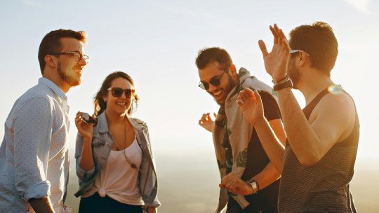 Cómo subir tu autoestima mediante relaciones saludables