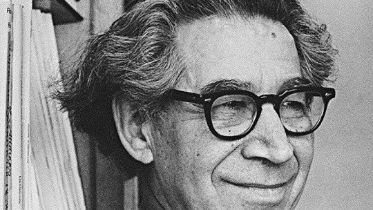 ¿En qué consiste la teoría de la disonancia cognitiva de Festinger?