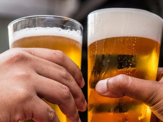 ¿Beber Alcohol nos hace más sociables?
