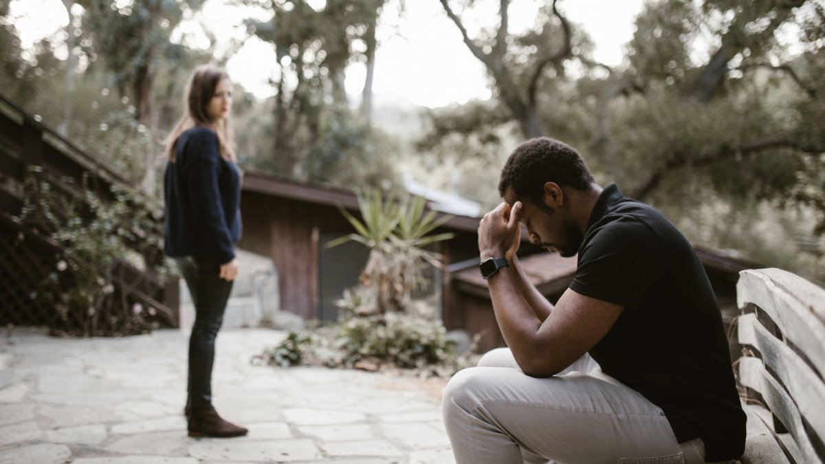 Separación y desapego emocional en la pareja: un camino hacia el amor propio