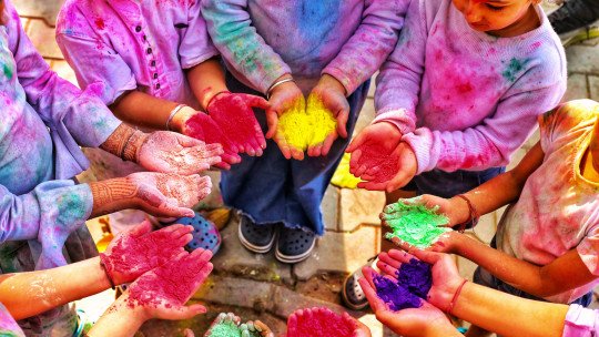 Fiesta holi para niños