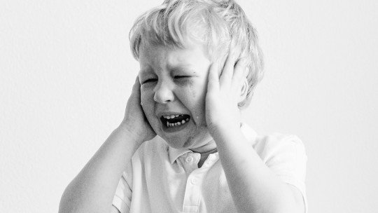 Una Crianza Estricta en la infancia genera Rasgos de Personalidad Oscuros en la adultez