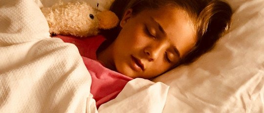 Tener un buen horario de sueño beneficia la regulación emocional infantil