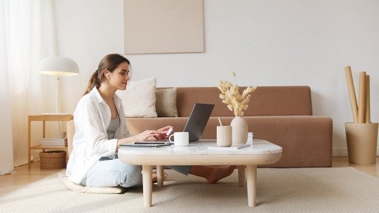 Estrategias de autocuidado psicológico si trabajas desde casa