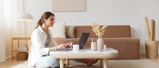 Estrategias de autocuidado psicológico si trabajas desde casa