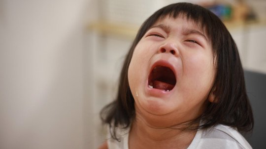 Por qué no es buena idea dejar llorar a los niños