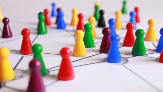 Grupos multifamiliares o el arte de la terapia en cadena