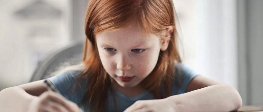 Escribir a mano ayuda a los niños a aprender a leer