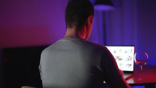 Así es como el consumo excesivo de pornografía se convierte en un problema