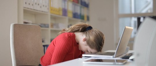 Cómo gestionar el agotamiento mental por exceso de trabajo
