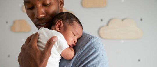 La baja por paternidad beneficia al desarrollo psicológico infantil