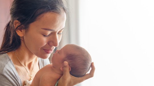 Por qué es bueno cantarles a los bebés
